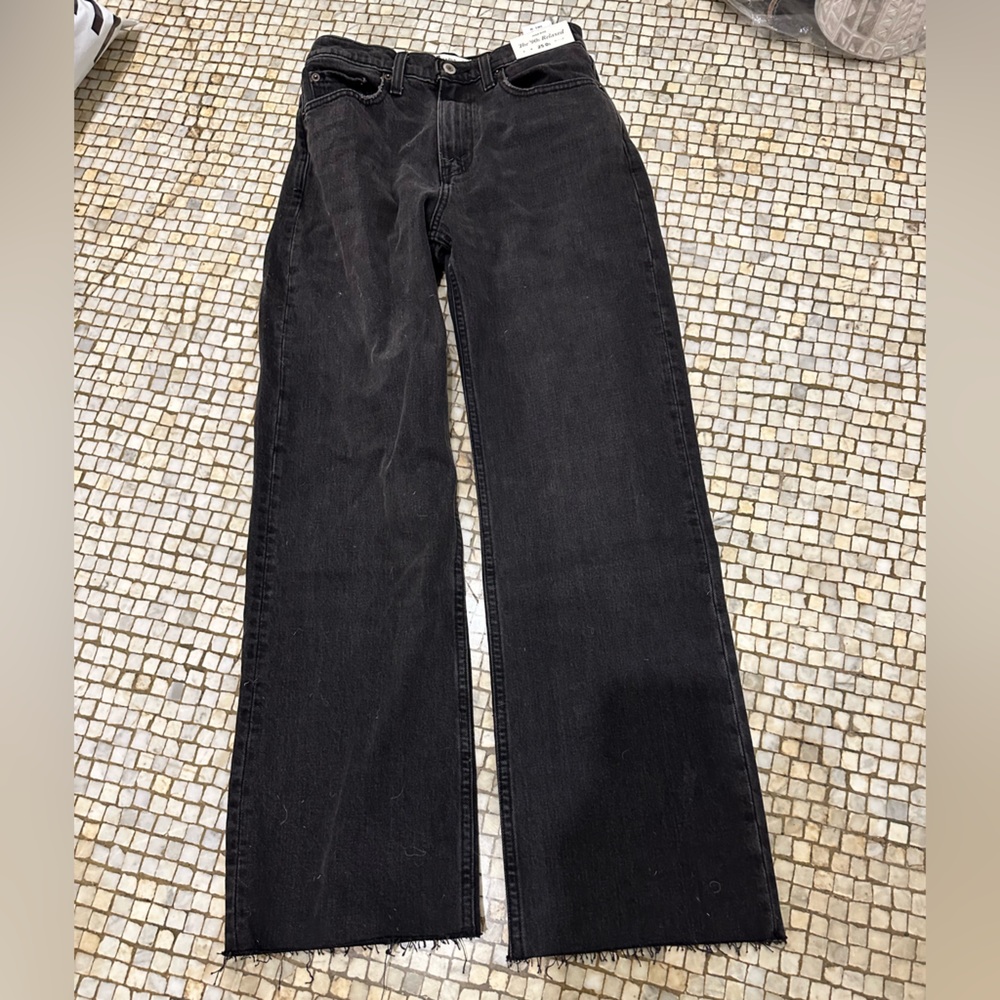 Abercrombie The ‘90s Relaxed High Rise Jean Short